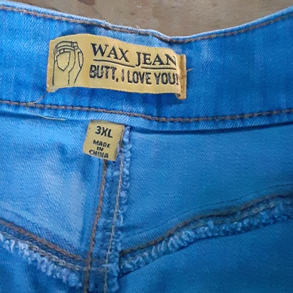 High Waisted Jean Shorts - Picture 3 of 3